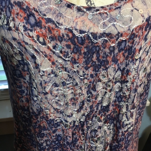 Ace Fashion sequins with pretty embroidered neck and hemline - Picture 4 of 10